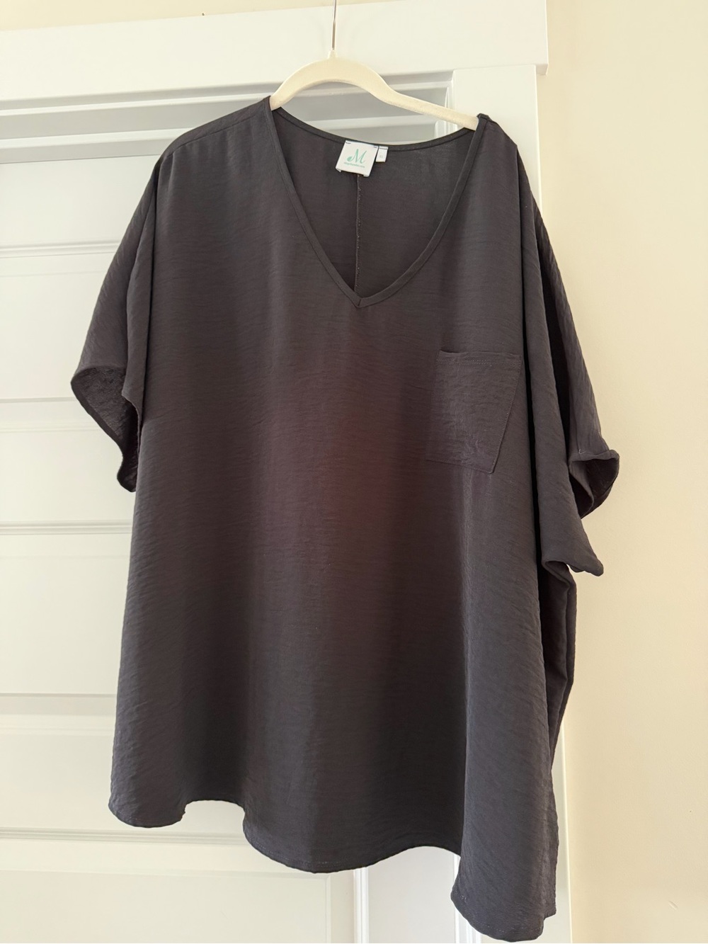Womens V-Neck Short Sleeve Shirt - Black